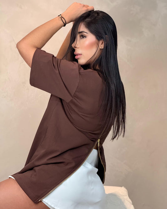 CAMISETA MOCCA CON CREMALLERA