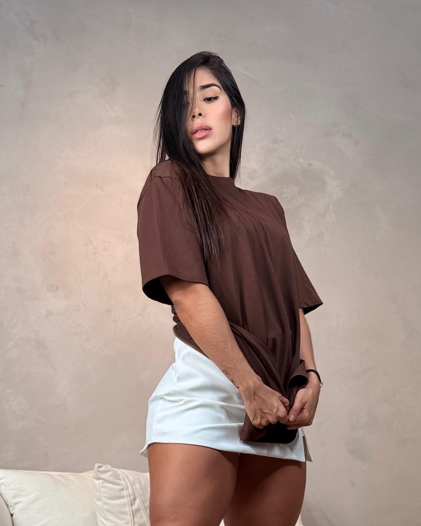 CAMISETA MOCCA CON CREMALLERA