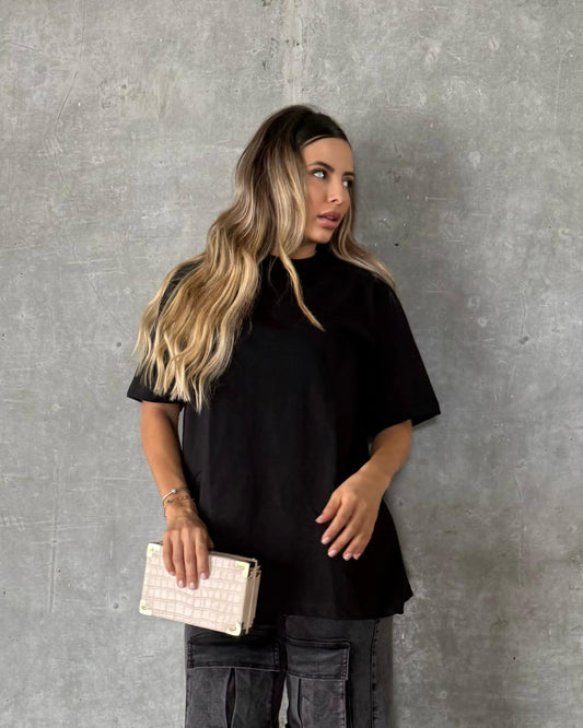 CAMISETA NEGRA CON CREMALLERA