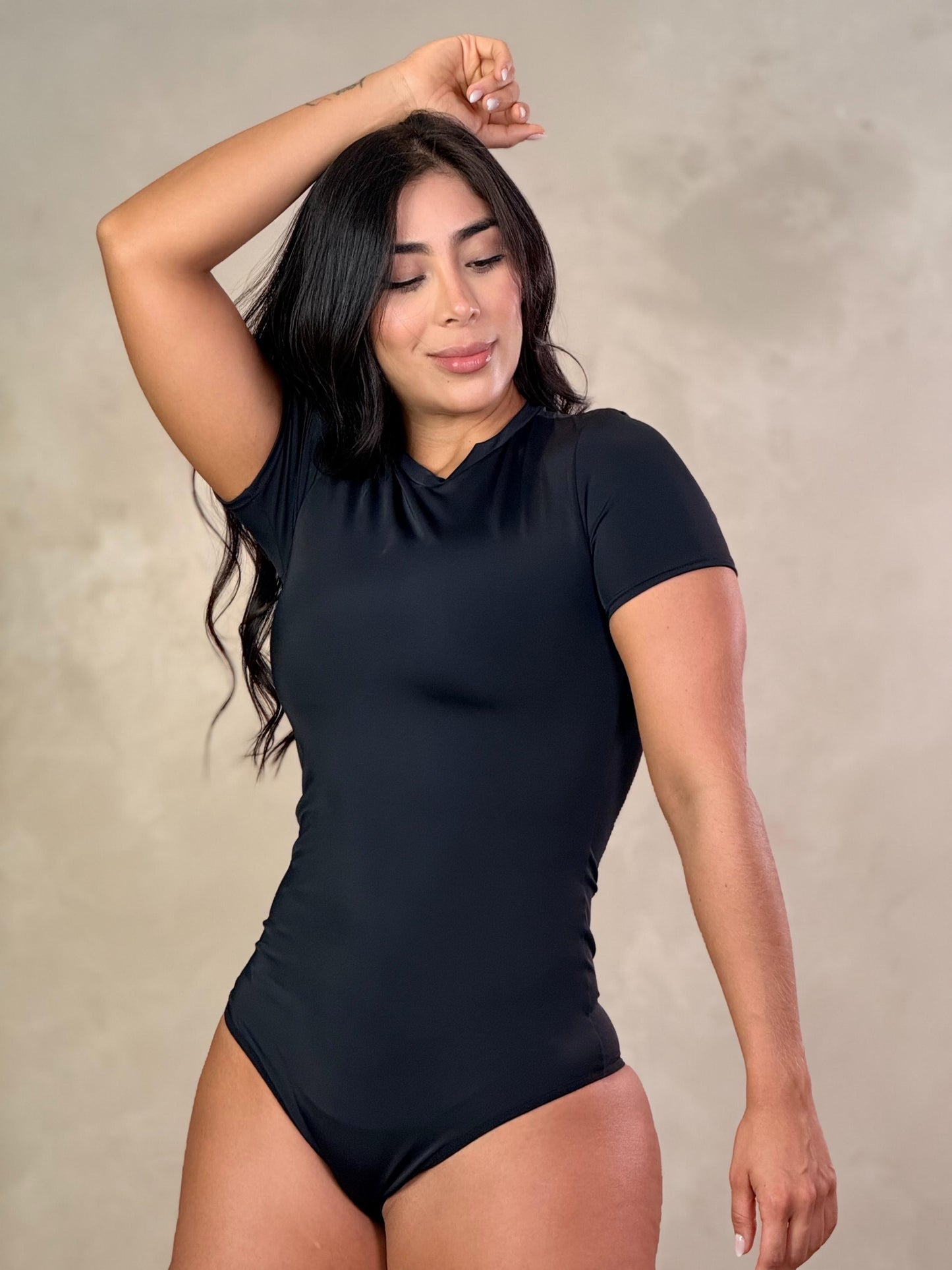 BODY ESSENCIAL MANGA CORTA